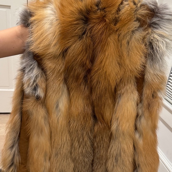 Real Fox Fur Vest in Brown and Gray - Picture 4 of 6